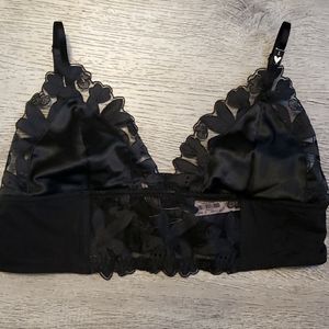 NWT Victoria's Secret Very Sexy black unlined Bralette size Large